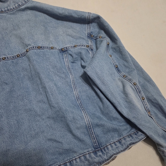 Universal Thread Light Blue Jean Jacket - Picture 10 of 10